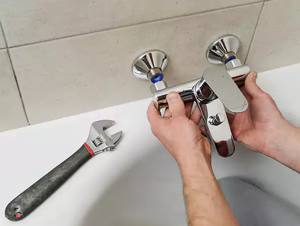 Why Choose Warwick Plumbing Pros for Bathtub Faucet Replacement in Warwick, RI?